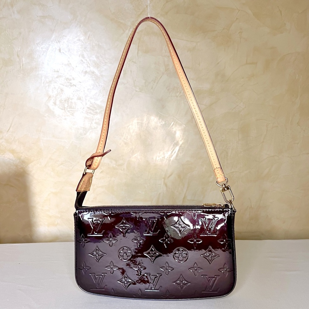 Louis Vuitton Vernis Pochette Accessories NM Amarante